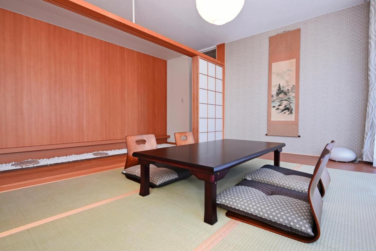 Hostel Pleasure Maruyama Саппоро Экстерьер фото